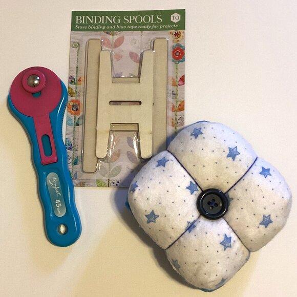 Pincushion Rotary Cutter Binding Spool Sewing Quilting Crafting - Picture 1 of 7